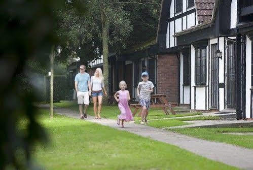 Tolroy Manor Holiday Park ヘイル エクステリア 写真